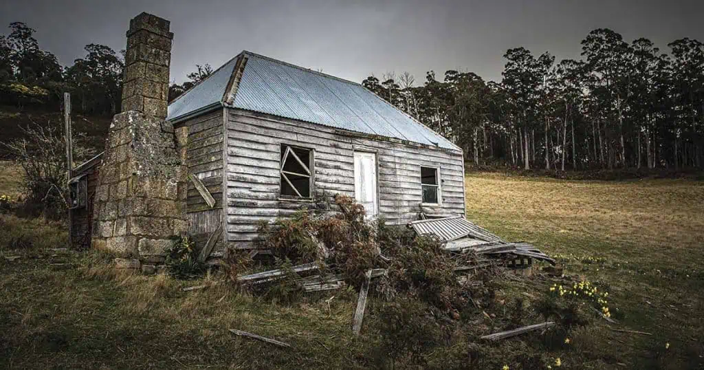 The Pros and Cons of Buying A Fixer Upper Home